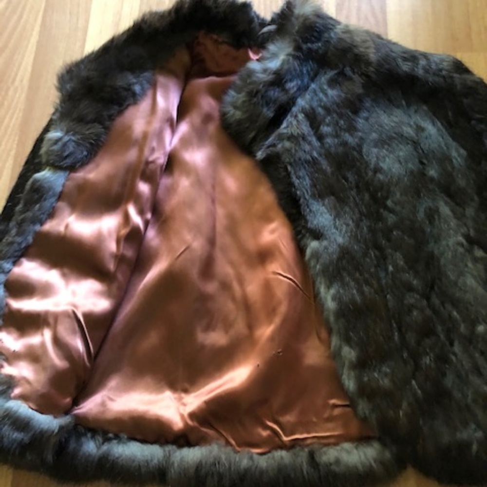 vintage rabbit cape   very good condition